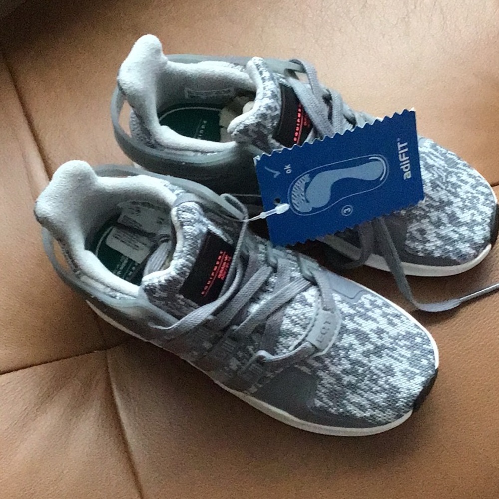Adidas Gray Sneakers Modern Athletic Design
